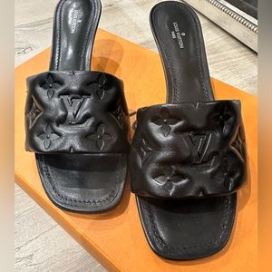 2 inch heal sandals